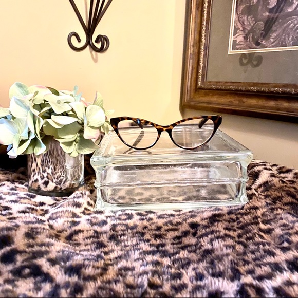 Betsy Johnson tortoise cat eye readers - Picture 5 of 8